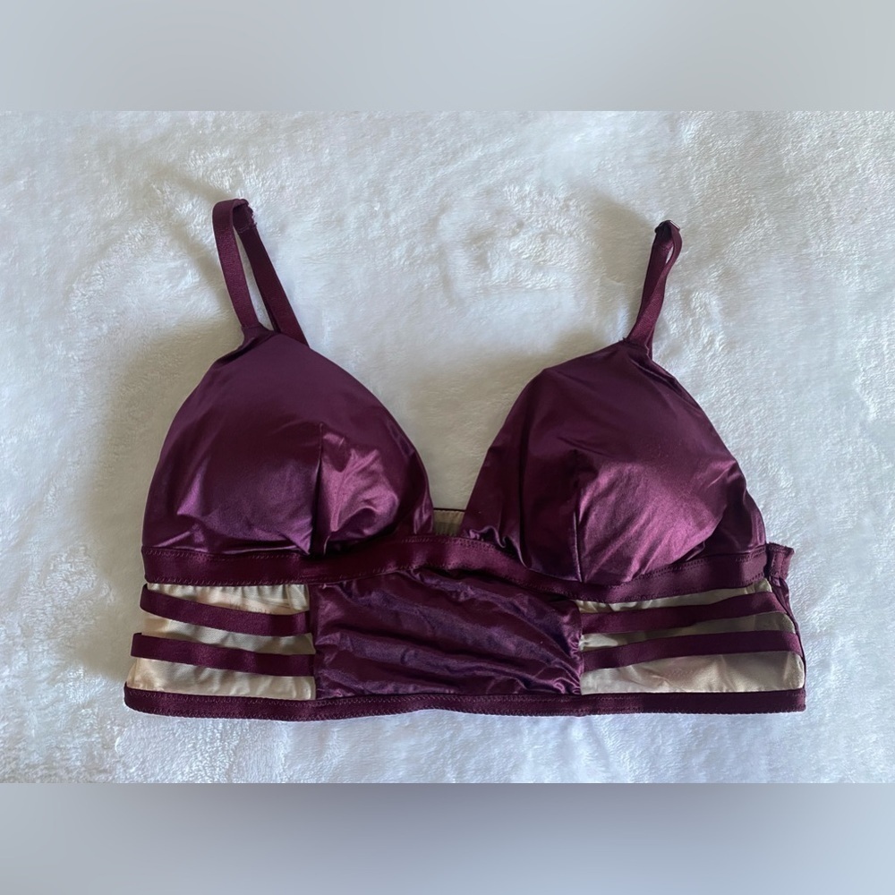 Victoria’s Secret Burgundy Bralette Size Medium